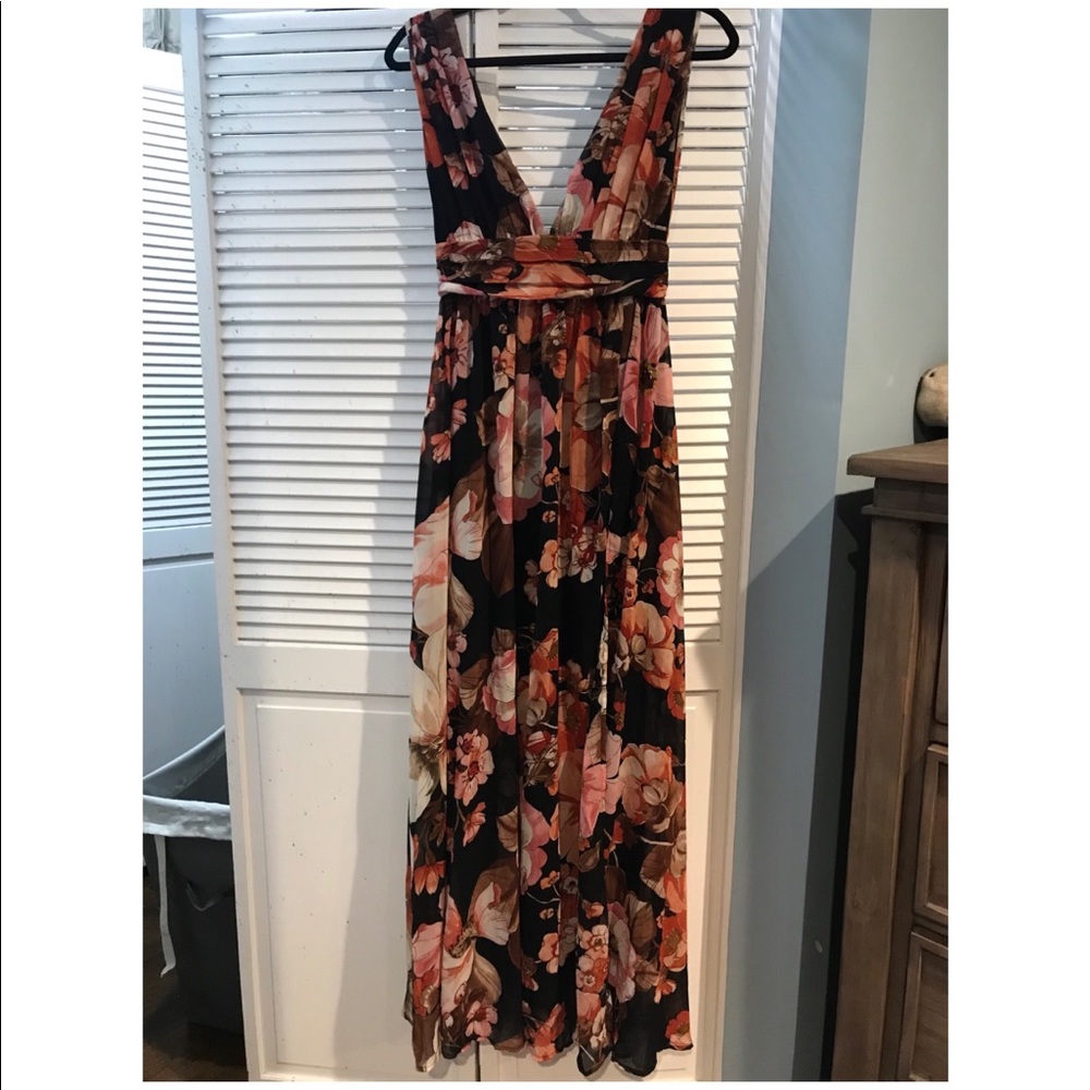Floral Lulus maxi dress